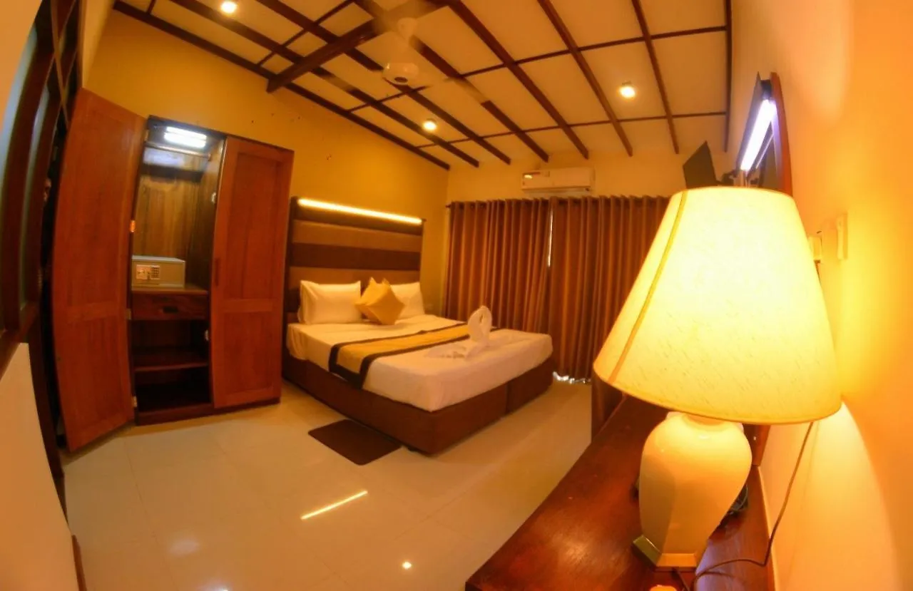 Beach Corridor Hotel & Spa Negombo